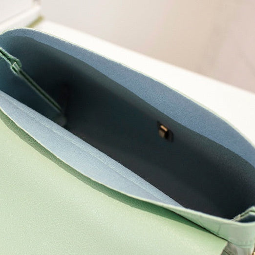 Sac pastel à chaîne dorée, la touche fraîche de votre dressing