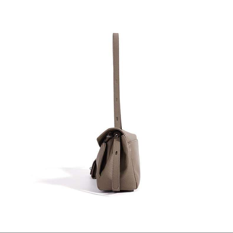 Sac baguette cuir tendance, la nouvelle icône du dressing