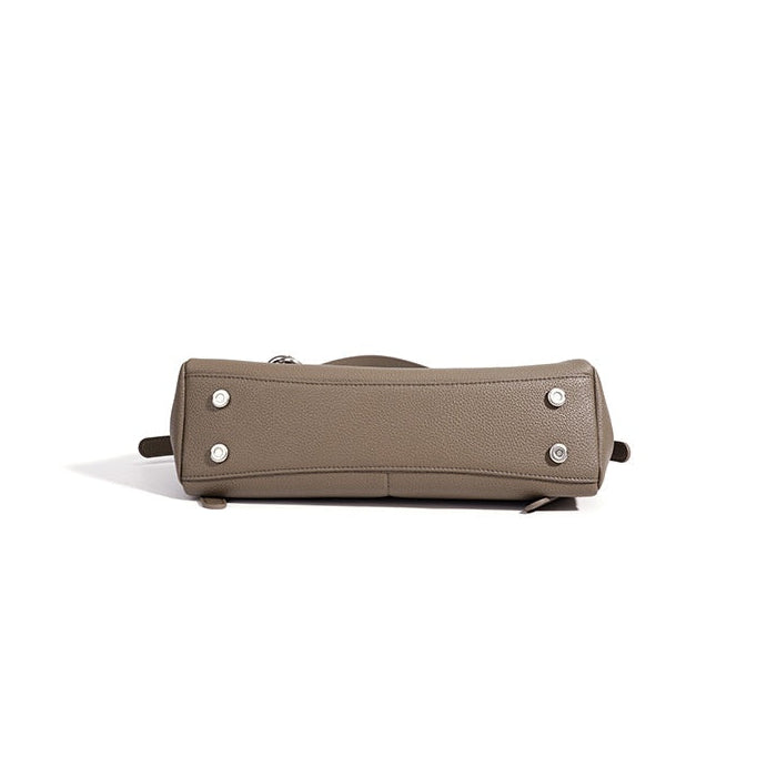Sac baguette cuir tendance, la nouvelle icône du dressing