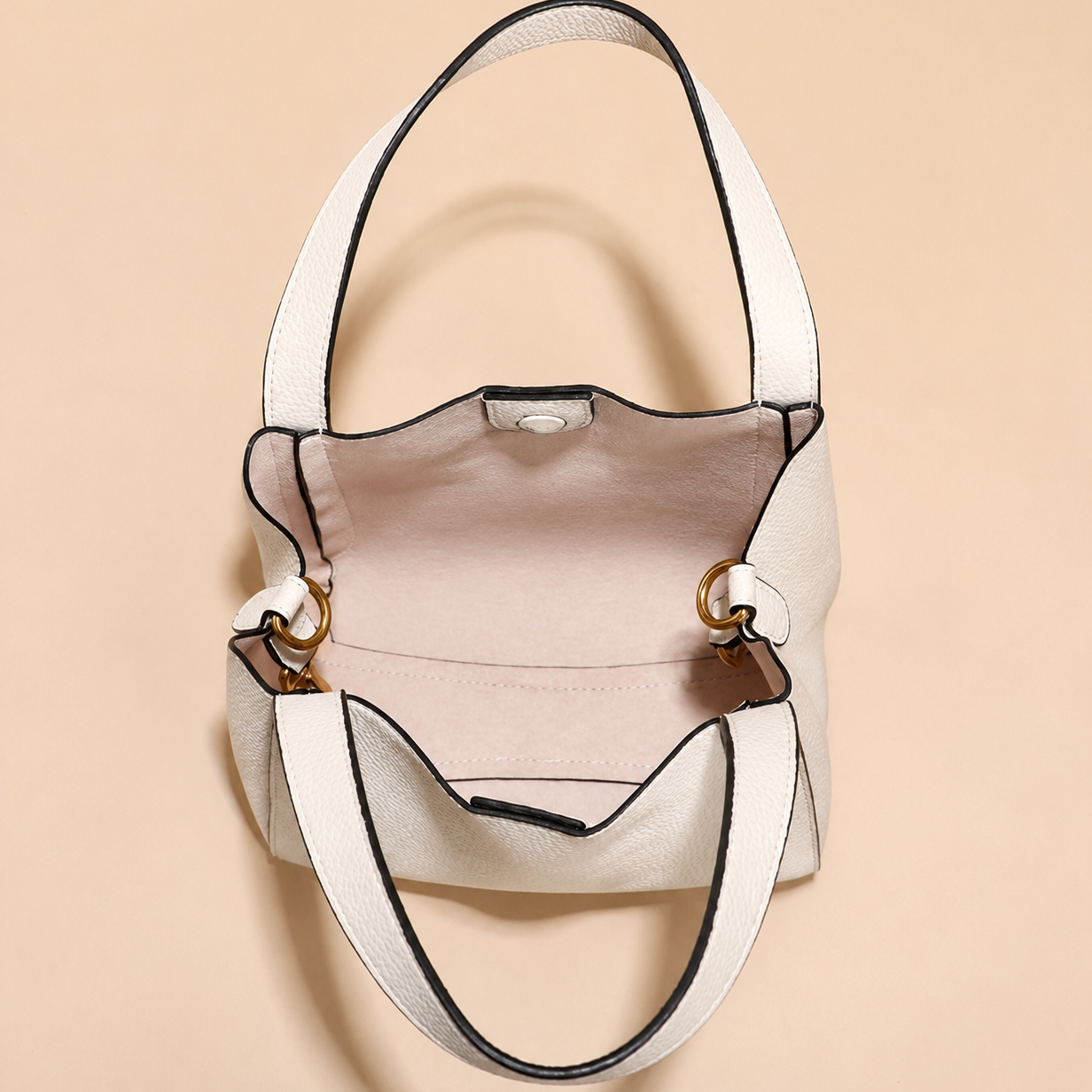 Sac en cuir minimaliste, le nouveau chic intemporel