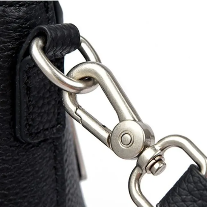 Sac contemporain avec fermeture signature métallique