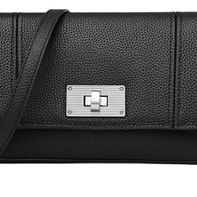 Sac contemporain avec fermeture signature métallique