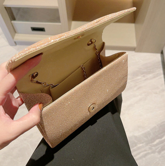 Pochette enveloppe dorée tendance