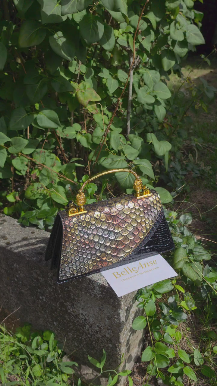 Sac pochette en cuir effet serpent, élégance et raffinement