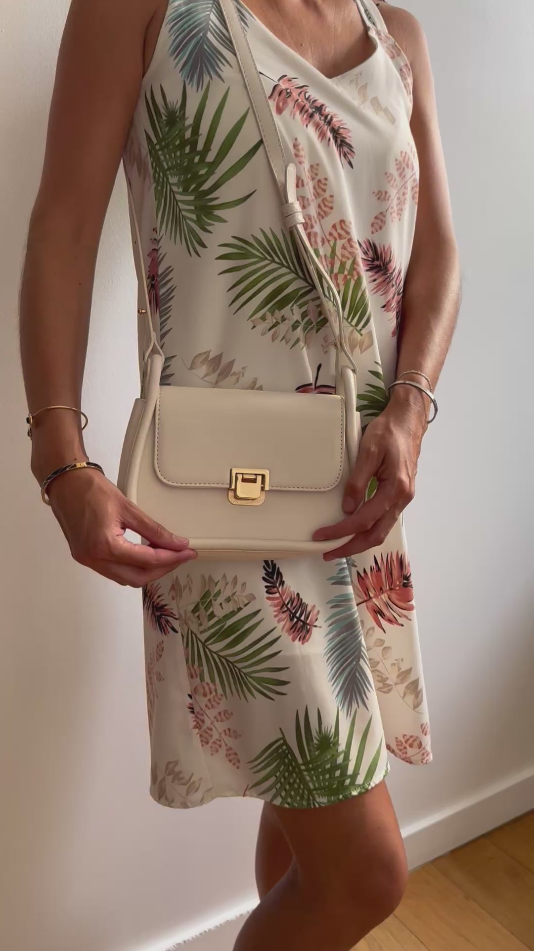 Sac à bandoulière avec fermoir doré